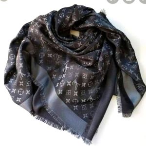 LV black stole